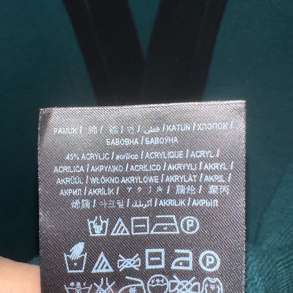 Guess Size M - Picture 6 of 8